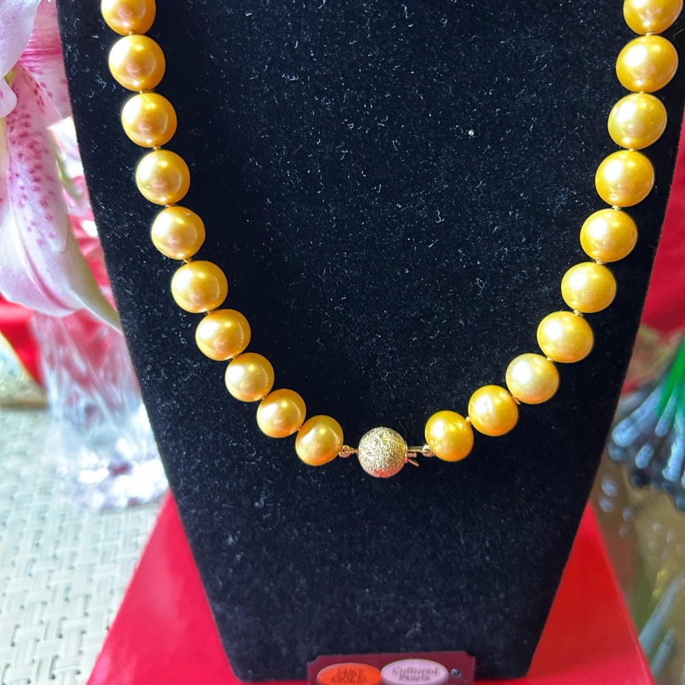 Vintage Cultured fresh water Champagne Golden Pearl Necklace. 14kt gold clasp - Picture 2 of 3